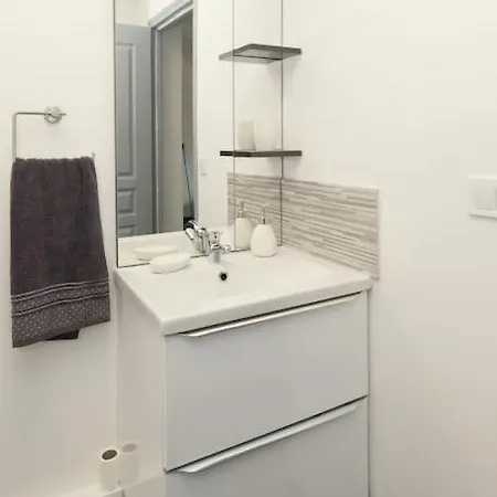 Les Marots , - France Apartment Troyes